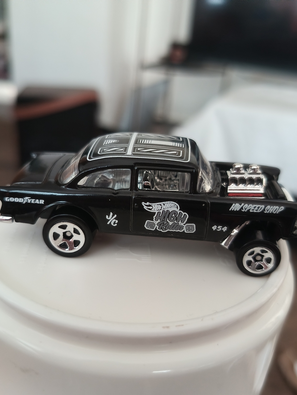 Hot Wheels Black High Roller Die-Cast Toy Car 1/64 Scale